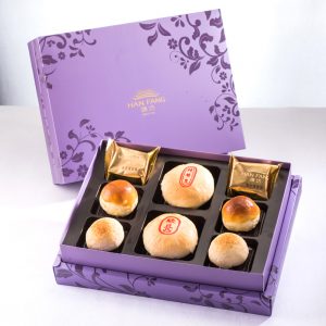 Huamei Custard Mooncakes Gift Box 8 Mooncakes 4 Flavors 640g